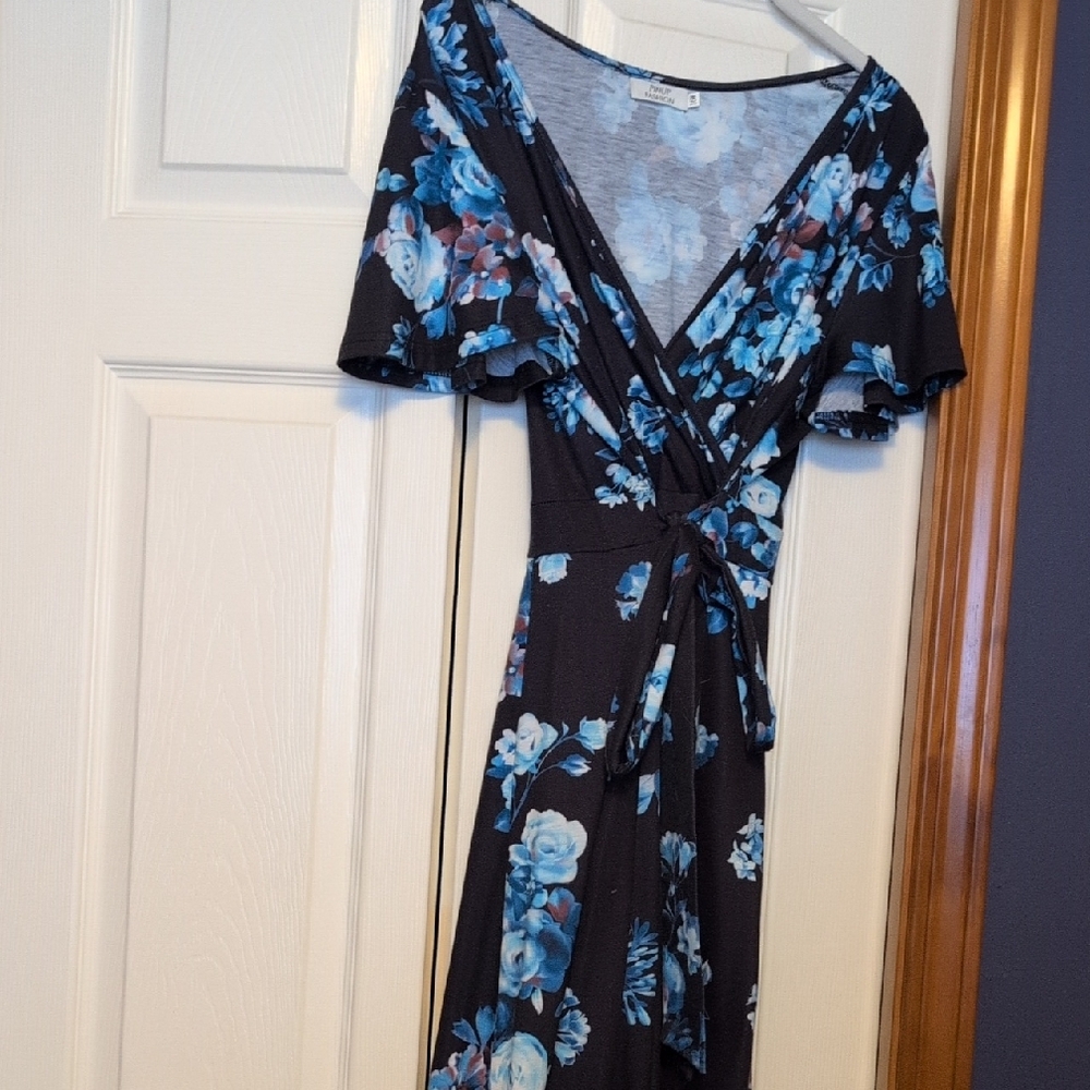 Chic Blue Floral Midi Dress